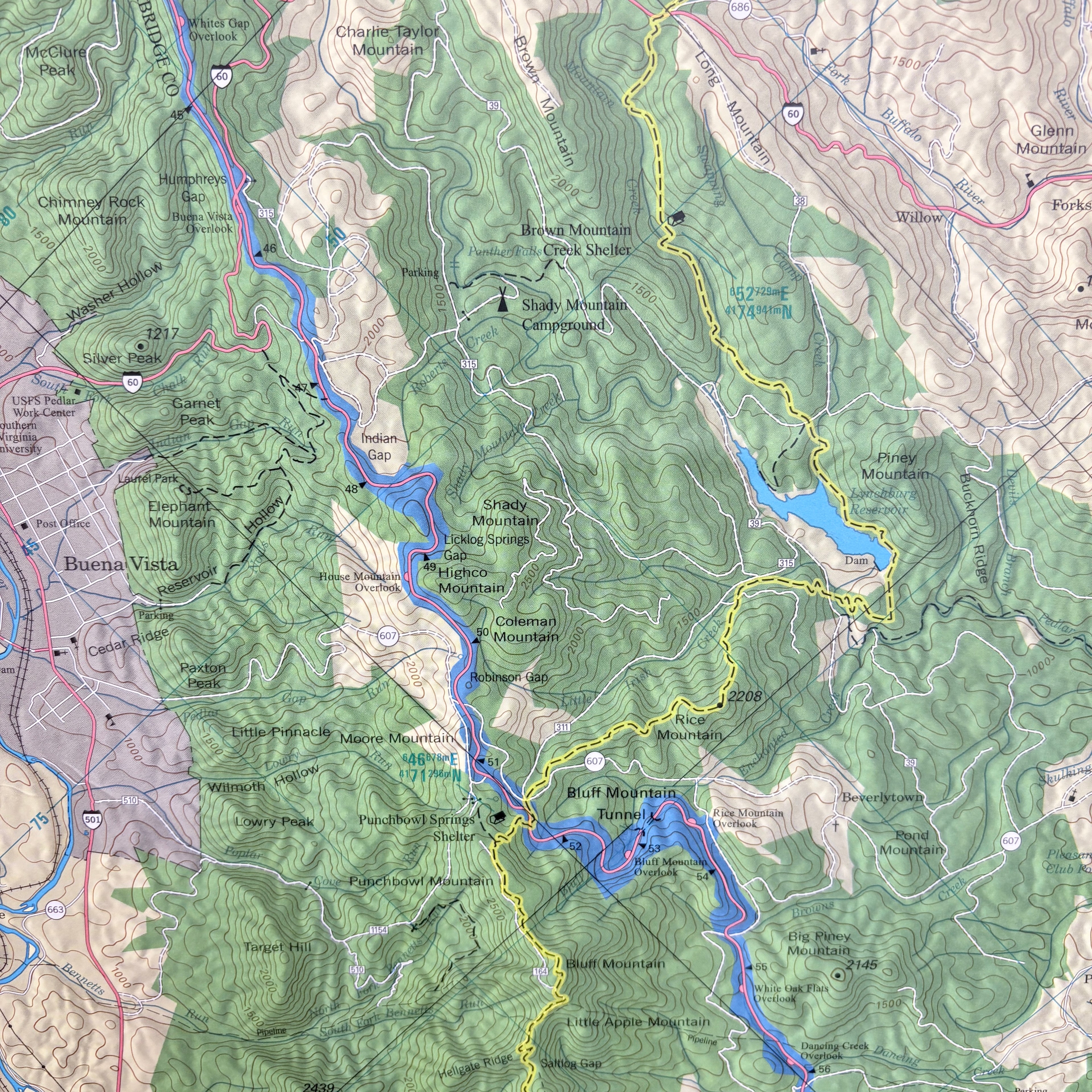 Topographic map of a mountainous area with green landscapes and blue rivers.